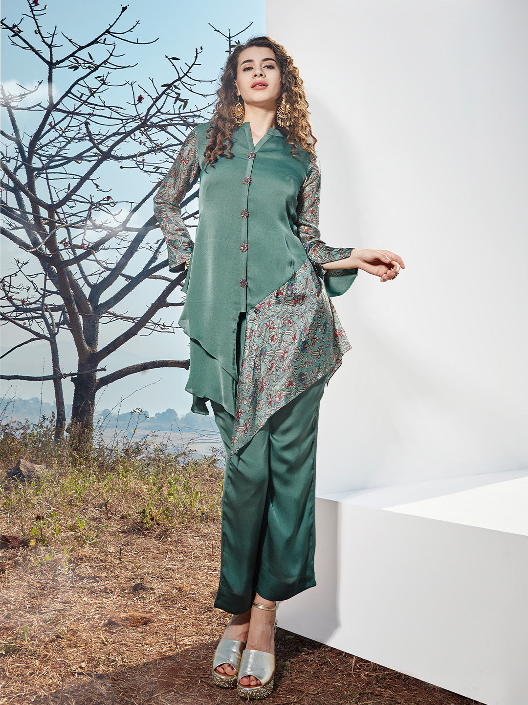 Buy Latest Kurtis for Women in India at Best Price | Taneira